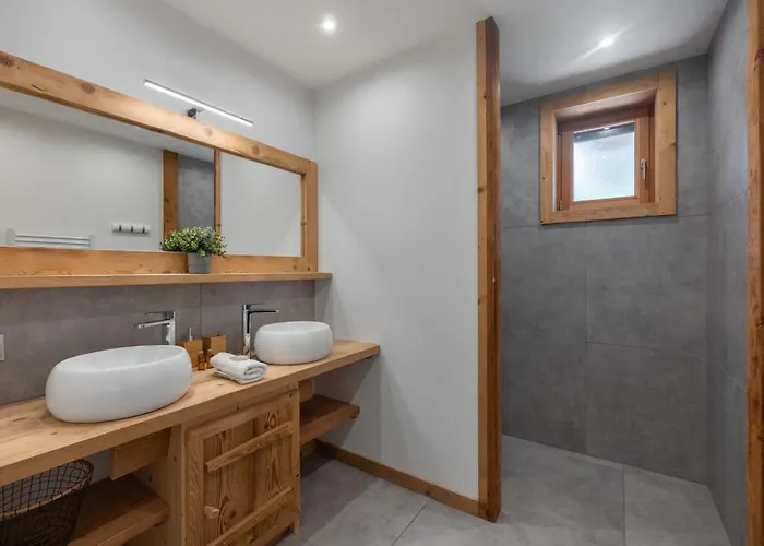 1100 - Bo Immobilier - à Mi-chemin Du Centre Et Du Linga -reduced Prices On Passes Châtel&portes Du Soleil Châtel