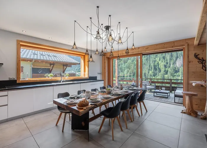 1100 - Bo Immobilier - à Mi-chemin Du Centre Et Du Linga -reduced Prices On Passes Châtel&portes Du Soleil Chalet Châtel