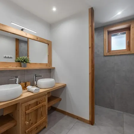 1100 - Bo Immobilier - A Mi-chemin Du Centre Et Du Linga -reduced Prices On Passes & Portes Du Soleil Châtel